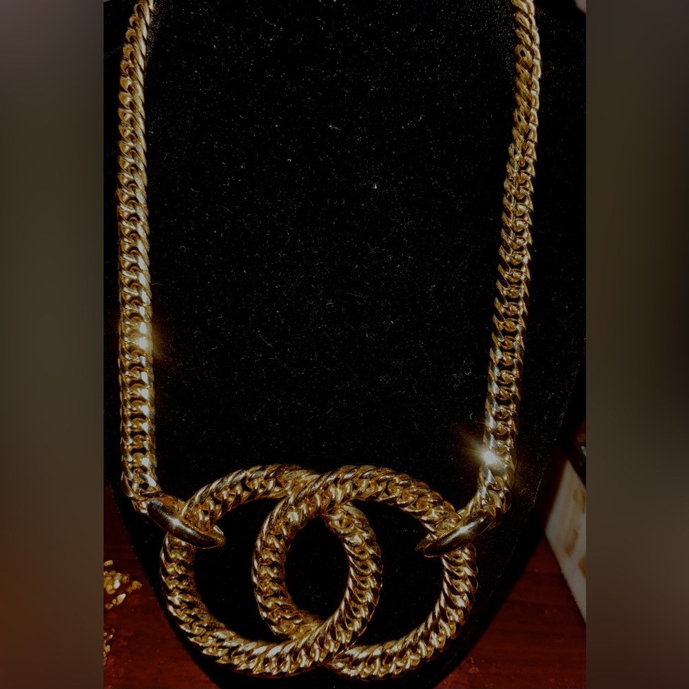 Vintage Monet Elegant Gold Chain Necklace